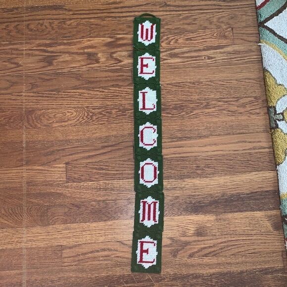 Kitschy vintage “Welcome” Christmas banner - Picture 1 of 7